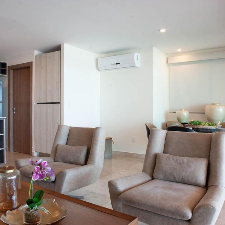 Stylish Apt. w/ Rooftop, Infinity Pool & Sea View - Two-Bedroom Apartment - 8