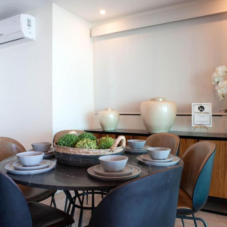 Stylish Apt. w/ Rooftop, Infinity Pool & Sea View - Two-Bedroom Apartment - 9