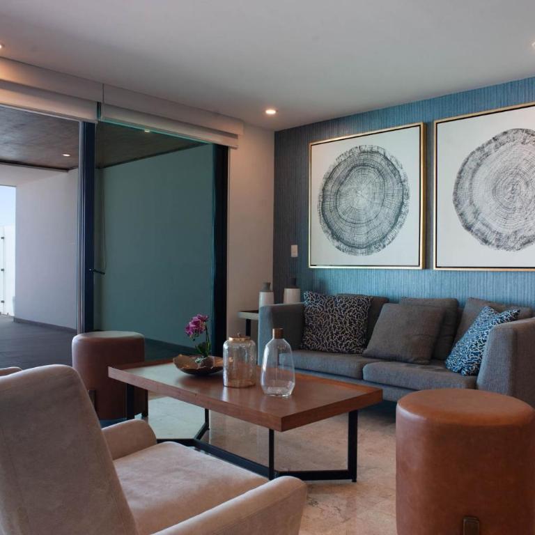 Stylish Apt. w/ Rooftop, Infinity Pool & Sea View - Two-Bedroom Apartment - 7