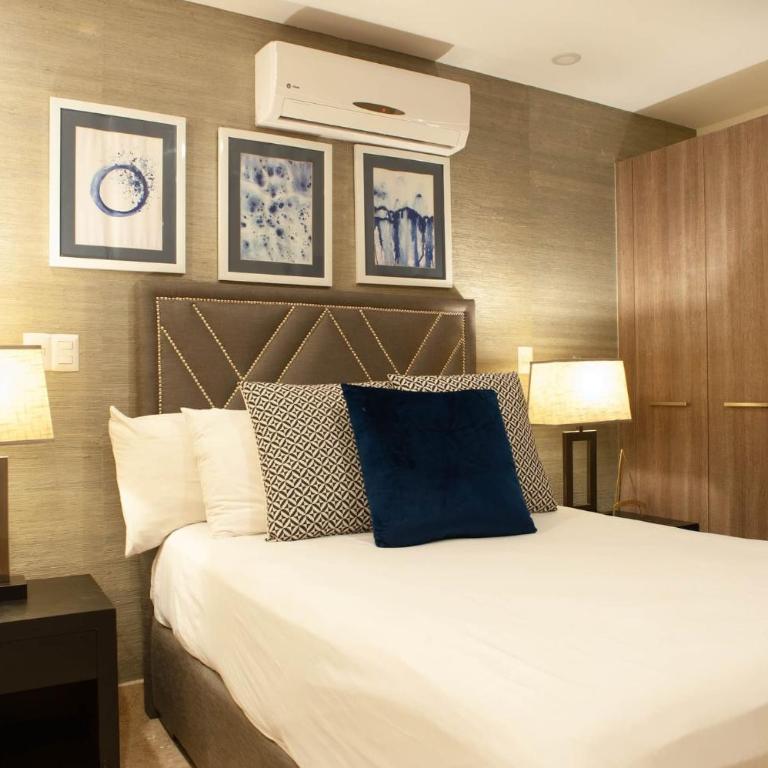 Stylish Apt. w/ Rooftop, Infinity Pool & Sea View - Two-Bedroom Apartment - 16