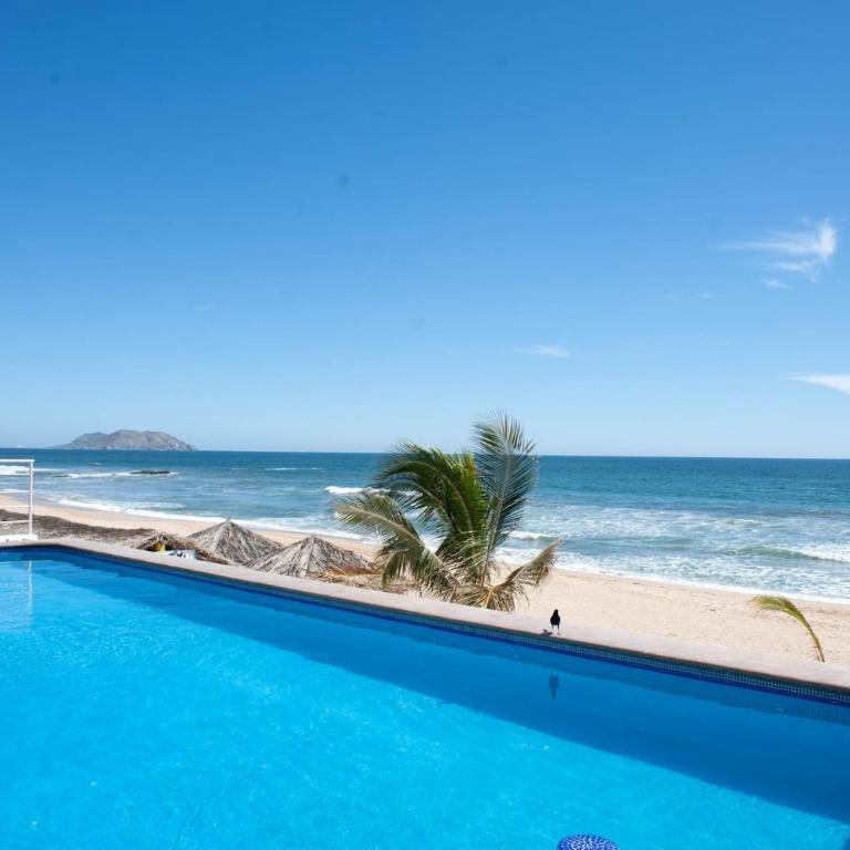Spacious Apartment with Private Balcony & Ocean View - Brujas - Two-Bedroom Apartment - 1