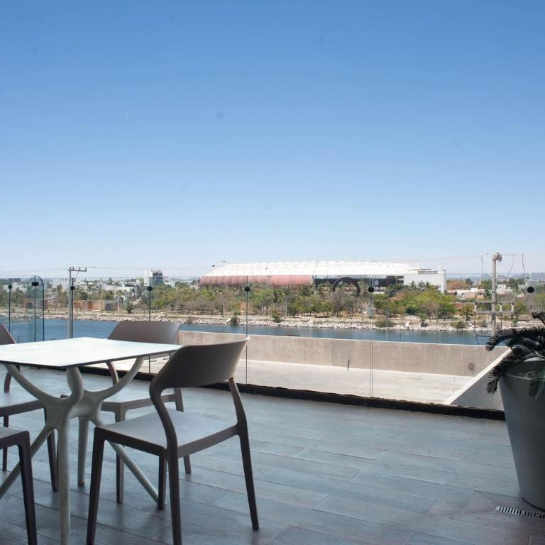 Vista a la Laguna y Amenidades Unicas - Two-Bedroom Apartment - 2