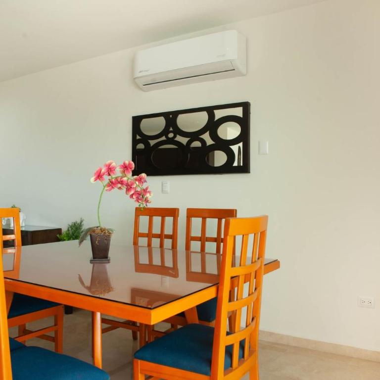 Spacious Apartment with Private Balcony & Ocean View - Brujas - Two-Bedroom Apartment - 6