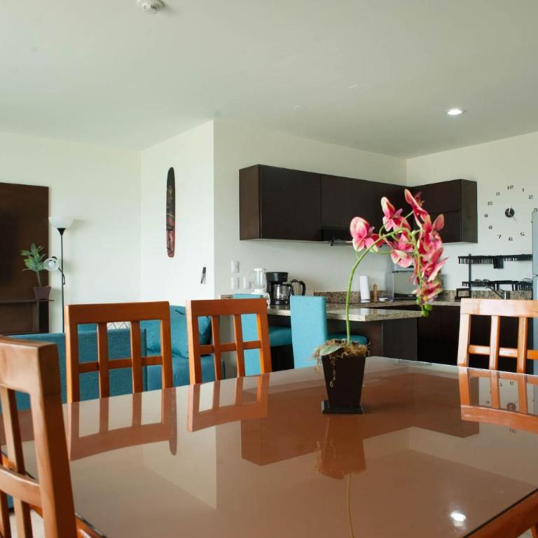 Spacious Apartment with Private Balcony & Ocean View - Brujas - Two-Bedroom Apartment - 5