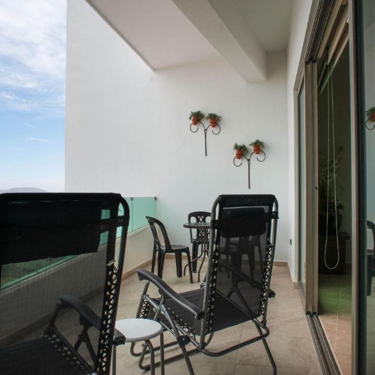 Spacious Apartment with Private Balcony & Ocean View - Brujas - Two-Bedroom Apartment - 19