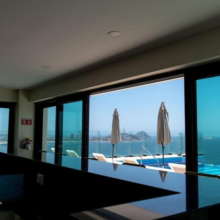 Vista a la Laguna y Amenidades Unicas - Two-Bedroom Apartment - 16