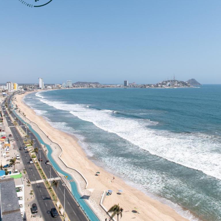 Terraza con Vista al Mar, BBQ y Piscina - Two-Bedroom Apartment - 28