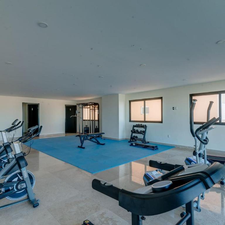Terraza con Vista al Mar, BBQ y Piscina - Two-Bedroom Apartment - 34