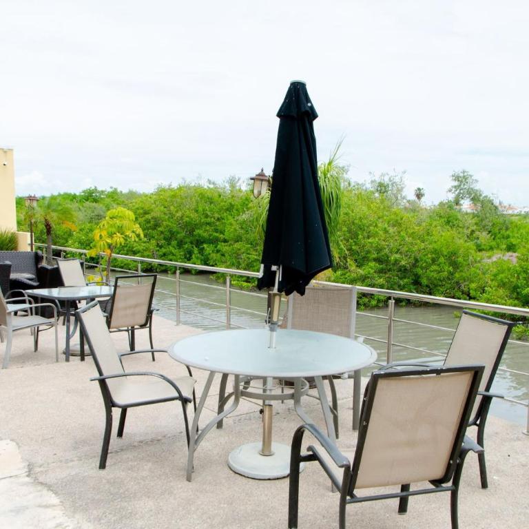 Spacious Apartment with Pool Facing the Ocean in Mazatlán - Marina - Apartment with Balcony - 22