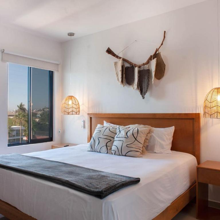 Comfy Apartment with Stylish Furnishings & Private Balcony - Antigua - Two-Bedroom Apartment - 4