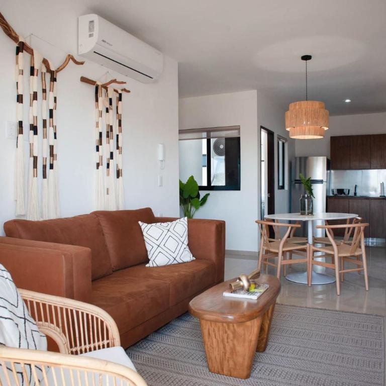 Comfy Apartment with Stylish Furnishings & Private Balcony - Antigua - Two-Bedroom Apartment - 5