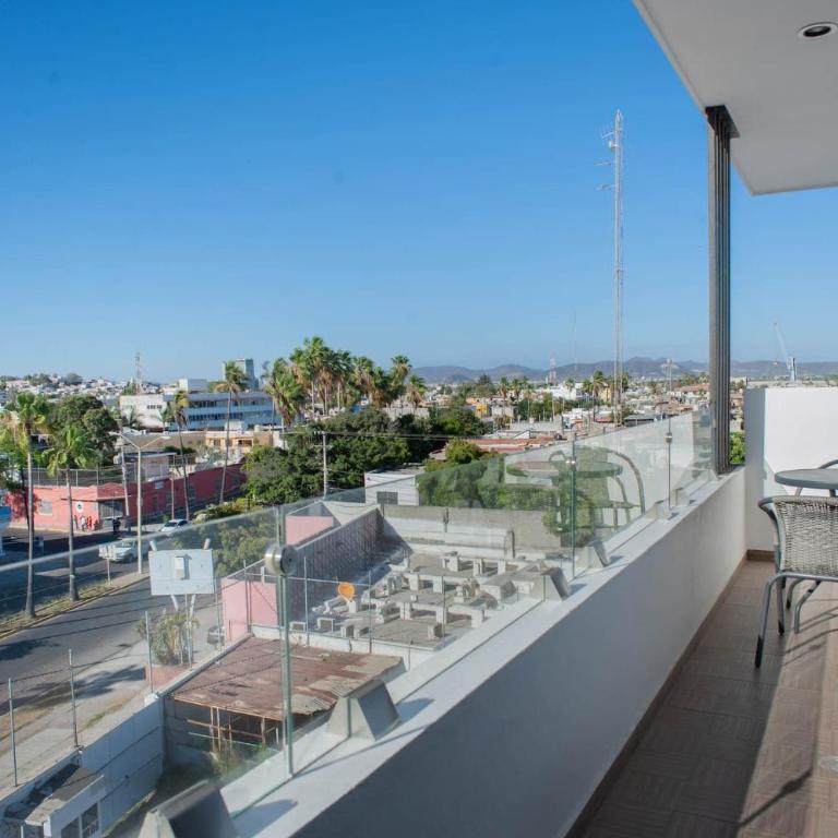 Comfy Apartment with Stylish Furnishings & Private Balcony - Antigua - Two-Bedroom Apartment - 9