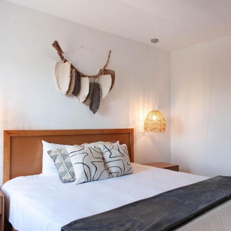 Comfy Apartment with Stylish Furnishings & Private Balcony - Antigua - Two-Bedroom Apartment - 12