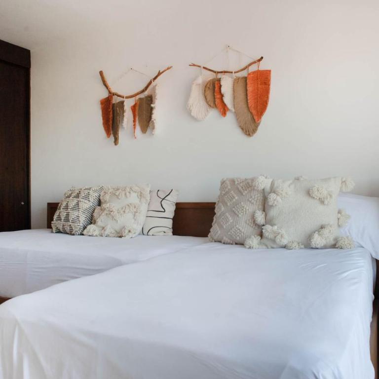 Comfy Apartment with Stylish Furnishings & Private Balcony - Antigua - Two-Bedroom Apartment - 14