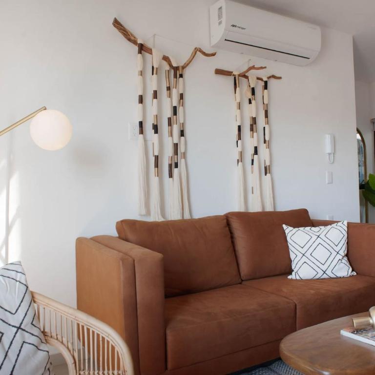 Comfy Apartment with Stylish Furnishings & Private Balcony - Antigua - Two-Bedroom Apartment - 17