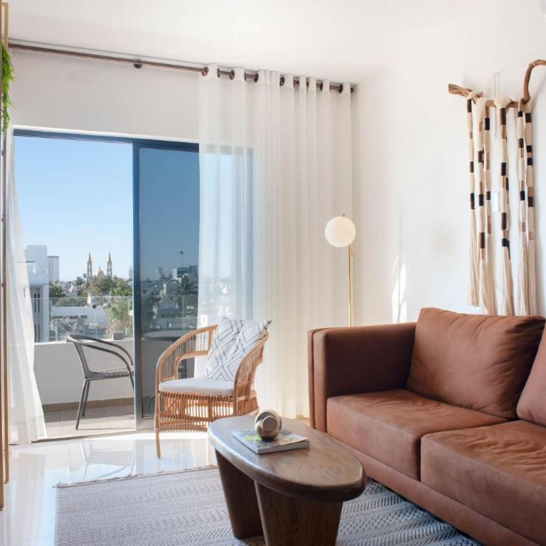 Comfy Apartment with Stylish Furnishings & Private Balcony - Antigua - Two-Bedroom Apartment - 18