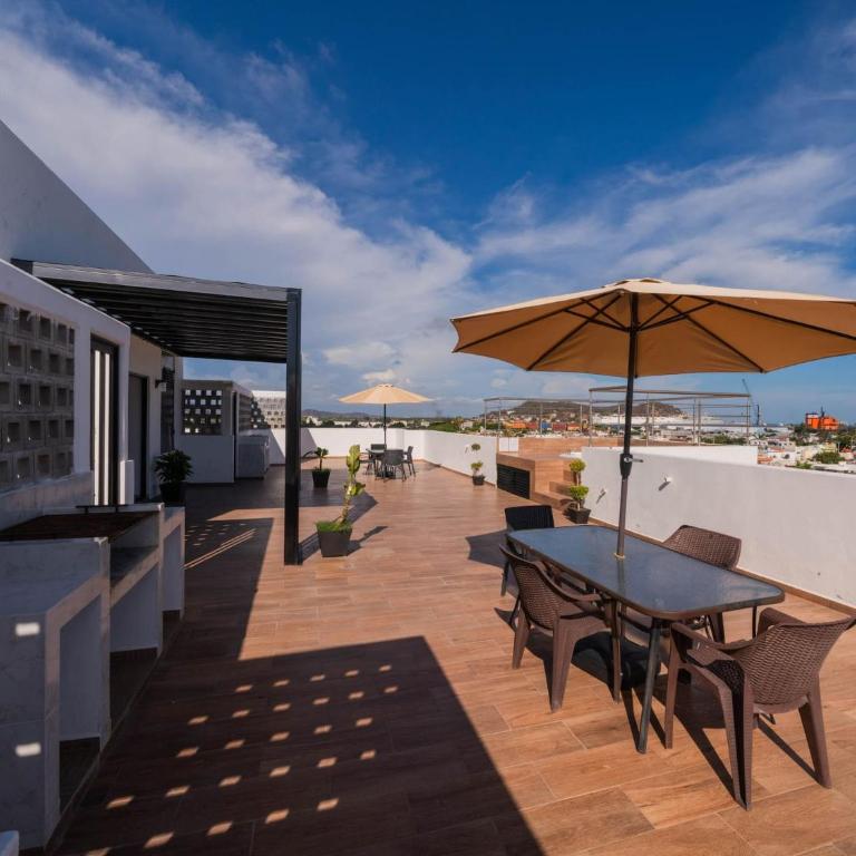 Comfy Apartment with Stylish Furnishings & Private Balcony - Antigua - Two-Bedroom Apartment - 20