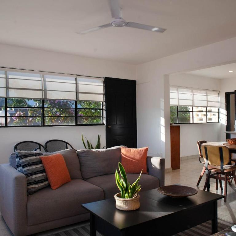 Cozy Apt. w/ Private Balcony & Great Lighting- Romanita 1 - One-Bedroom Apartment - 2