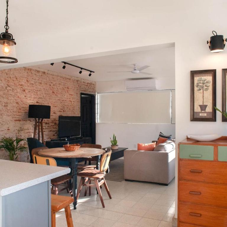 Cozy Apt. w/ Private Balcony & Great Lighting- Romanita 1 - One-Bedroom Apartment - 5