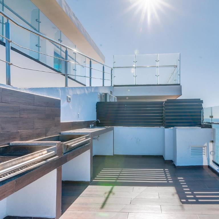 Hermosa Vista al Mar, Condominio de Lujo! - Two-Bedroom Apartment - 17