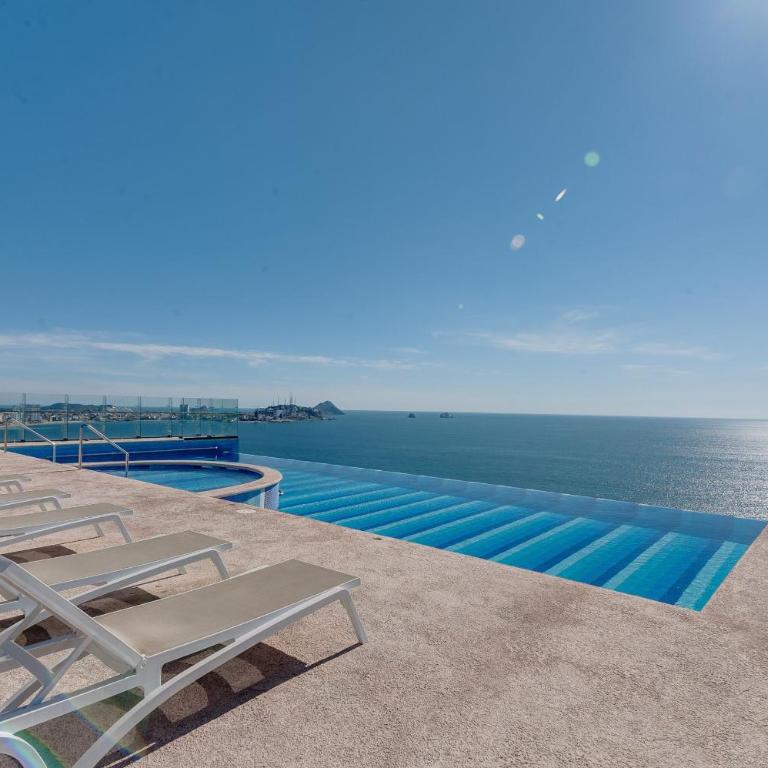 Hermosa Vista al Mar, Condominio de Lujo! - Two-Bedroom Apartment - 26