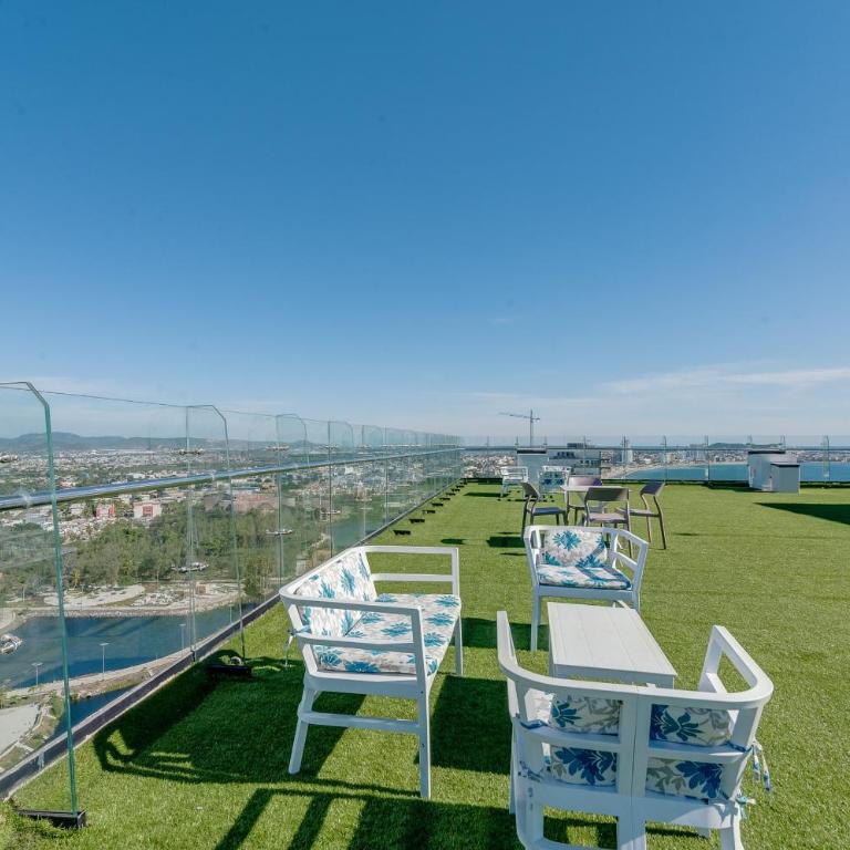 Hermosa Vista al Mar, Condominio de Lujo! - Two-Bedroom Apartment - 39