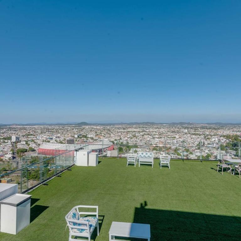 Hermosa terraza con vista a la laguna! - Two-Bedroom Apartment - 27