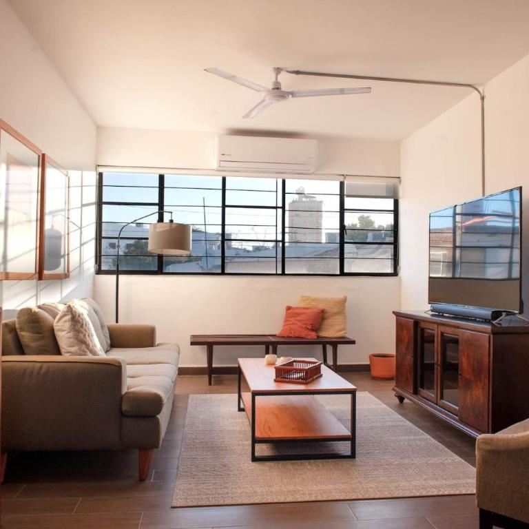 Acogedor Dpto Bien Ubicado con Buena Iluminación - Romanita 2 - Two-Bedroom Apartment - 1