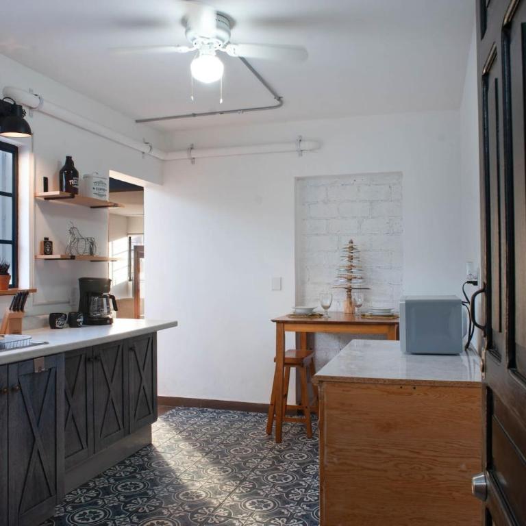 Acogedor Dpto Bien Ubicado con Buena Iluminación - Romanita 2 - Two-Bedroom Apartment - 6