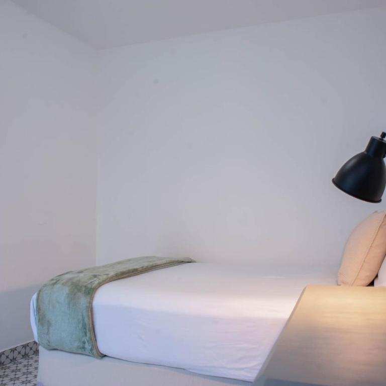Acogedor Dpto Bien Ubicado con Buena Iluminación - Romanita 2 - Two-Bedroom Apartment - 12