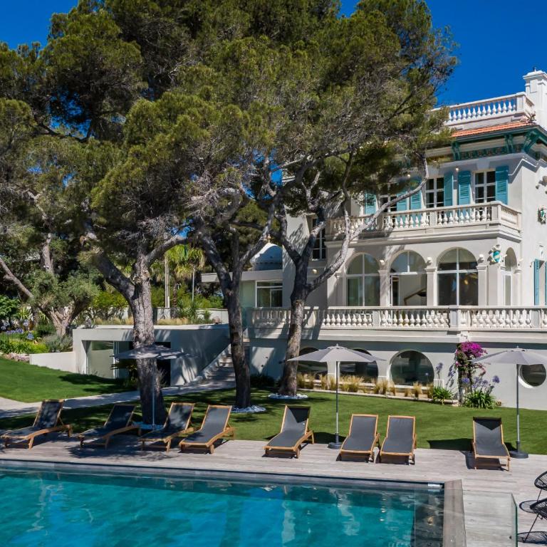 Maison de Maître avec piscine en front de mer - Villa - 17