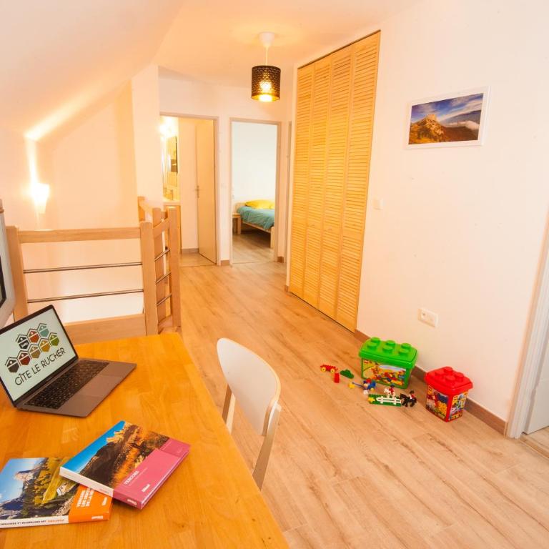 Gite Le Rucher - Maison 4 Chambres - 9