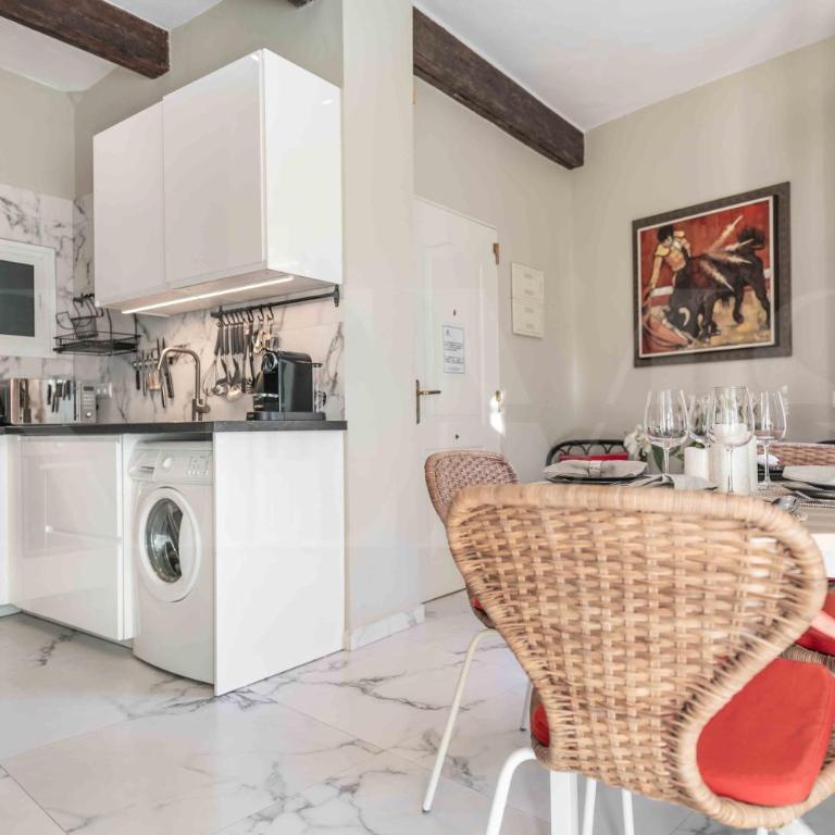 Central & authentic apartment with balcony by REMS - Apartamento de 2 dormitorios - 17
