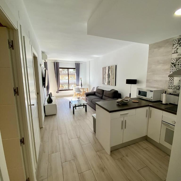 Piso en el Paseo Marítimo Fuengirola - Apartment with Sea View - 5