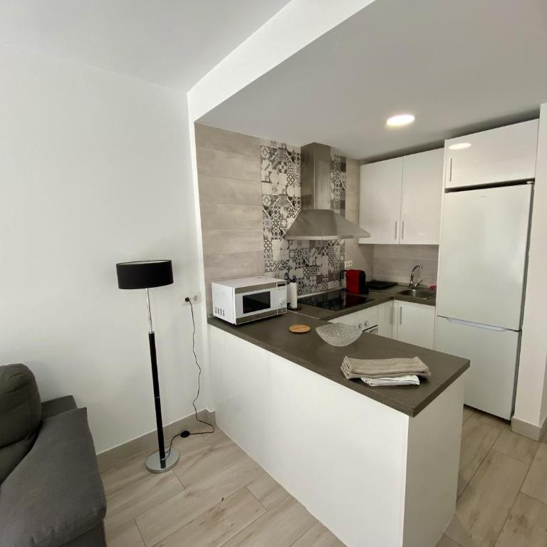 Piso en el Paseo Marítimo Fuengirola - Apartment with Sea View - 8