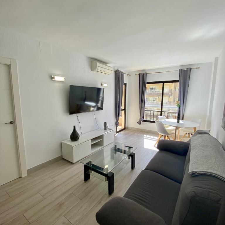 Piso en el Paseo Marítimo Fuengirola - Apartment with Sea View - 9