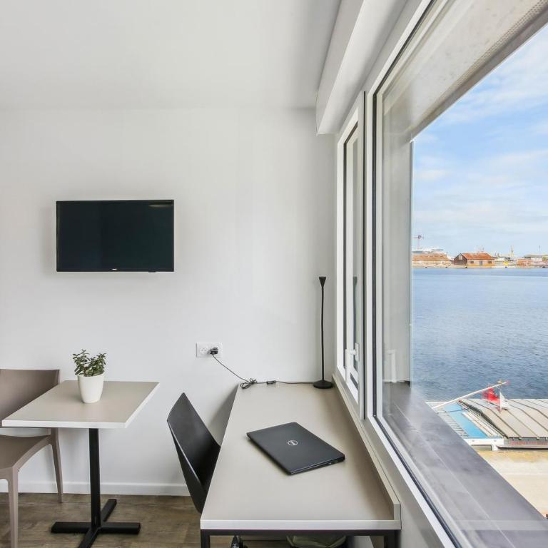 All Suites Appart Hôtel - Dunkerque Centre - Studio (Lit Double) - Vue sur Bassin - 5