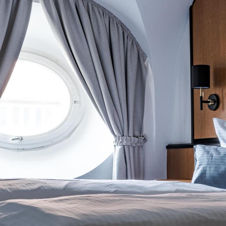 Hotel Goldener Hirsch - Großes Doppelzimmer auf 2 Etagen - 3