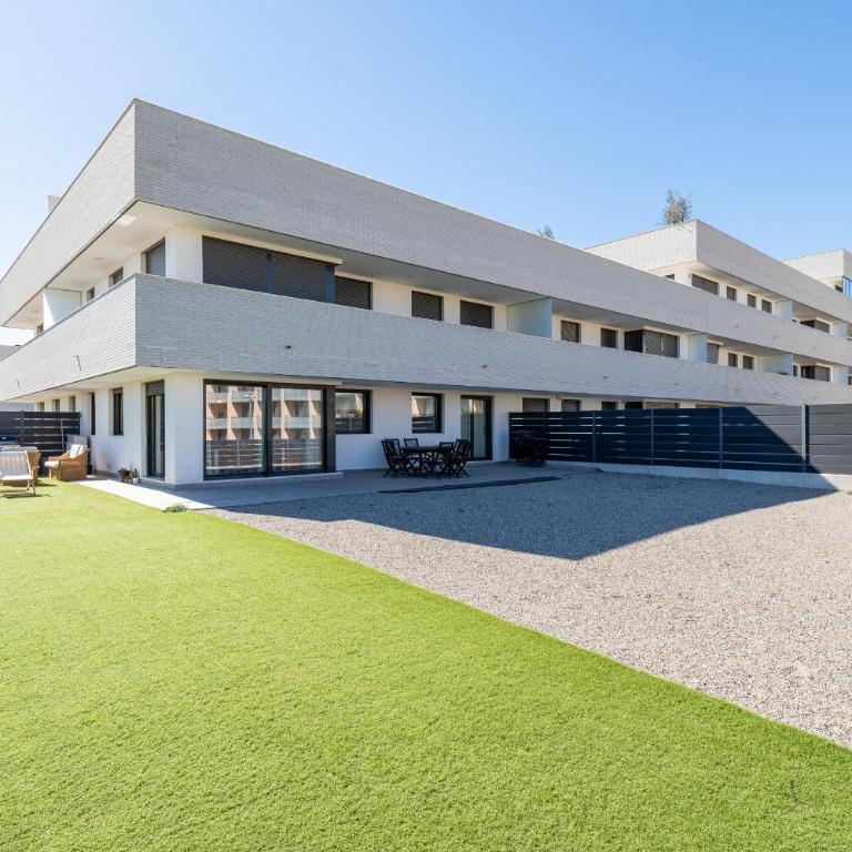 Hauzify I Apartaments Roques Daurades - Apartamento de 3 dormitorios - Planta baja - 4