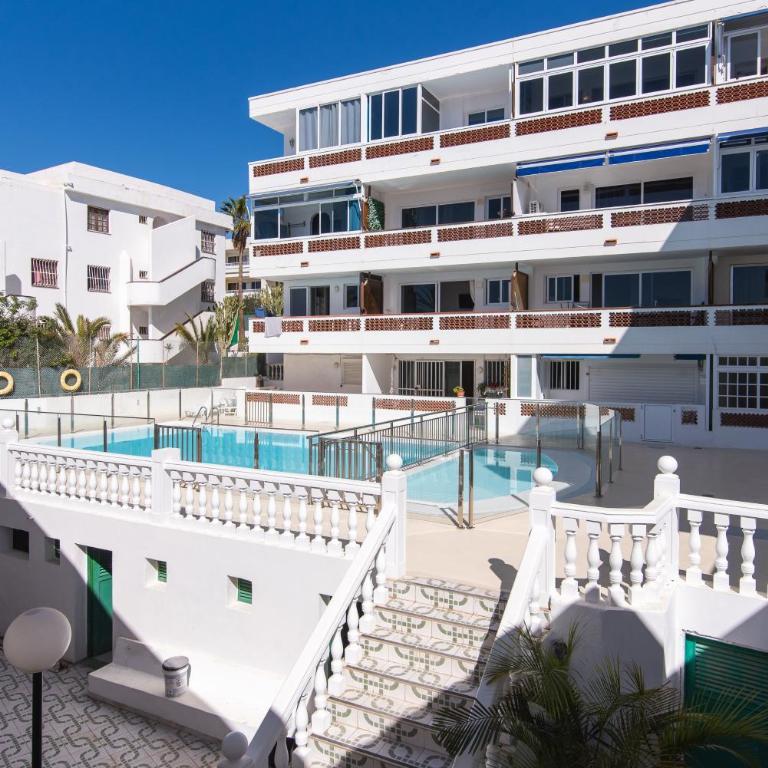 Home2Book Stylish Tropical Apt Terrace & Pool - Two-Bedroom Apartment - 26