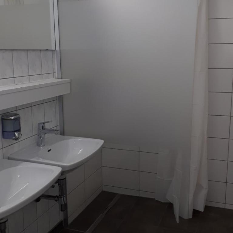 Jugendherberge Innsbruck - Youth Hostel - Bett im gemischten 6-Bett-Schlafsaal - 8