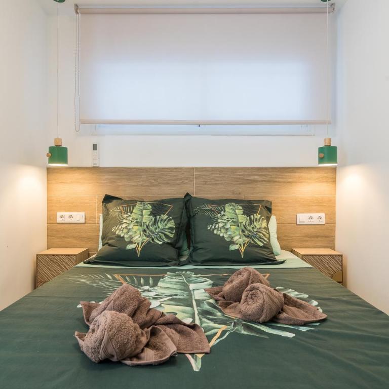 Home2Book Stylish Tropical Apt Terrace & Pool - Two-Bedroom Apartment - 14