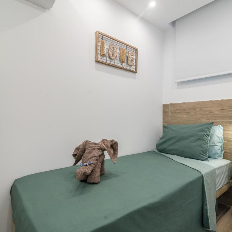 Home2Book Stylish Tropical Apt Terrace & Pool - Two-Bedroom Apartment - 21