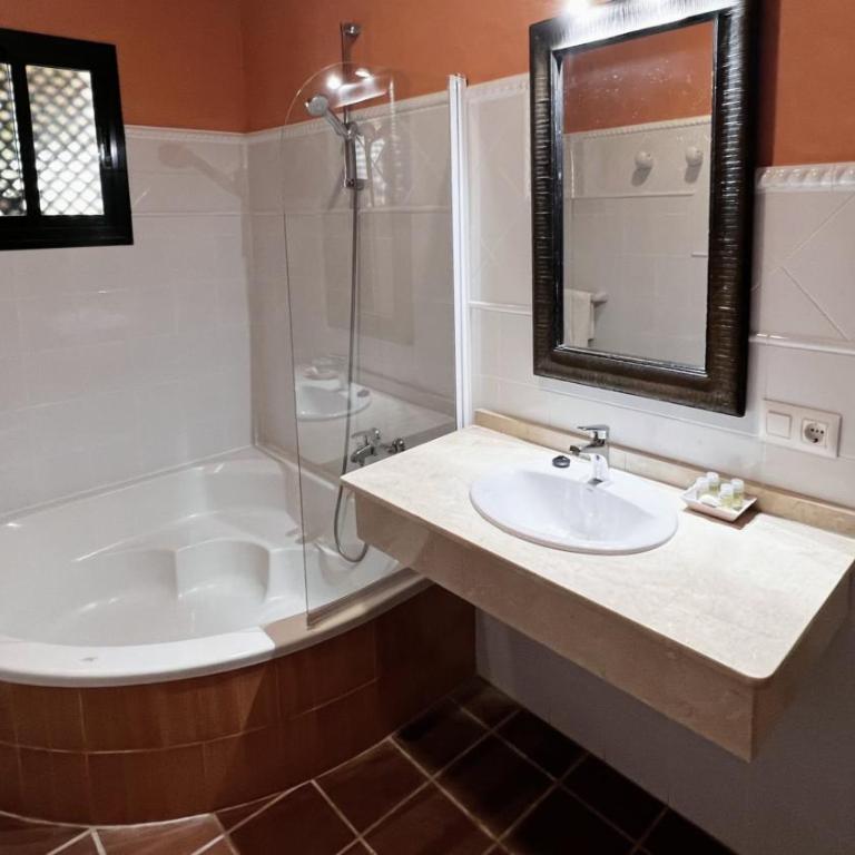 Hotel Sindhura - Suite Junior - 8