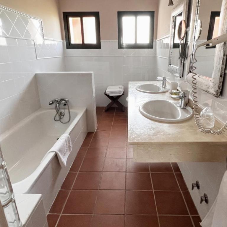 Hotel Sindhura - Suite Familiar - 14