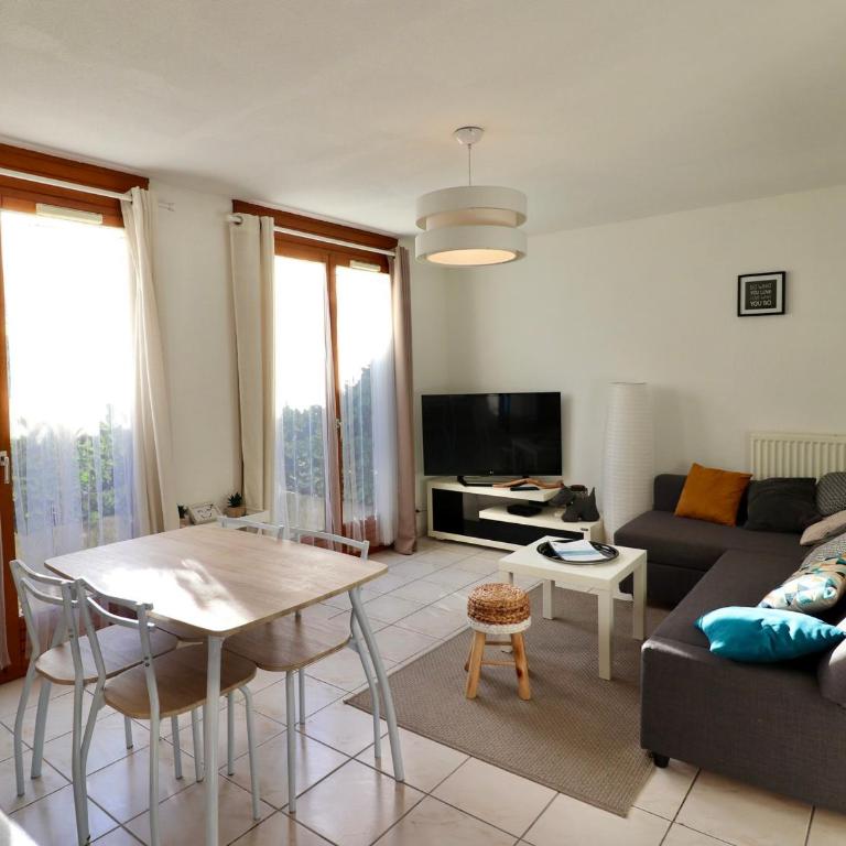 T1 Confortable Proche Centre avec Parking Privé - FR-1-432-44 - Studio - 4