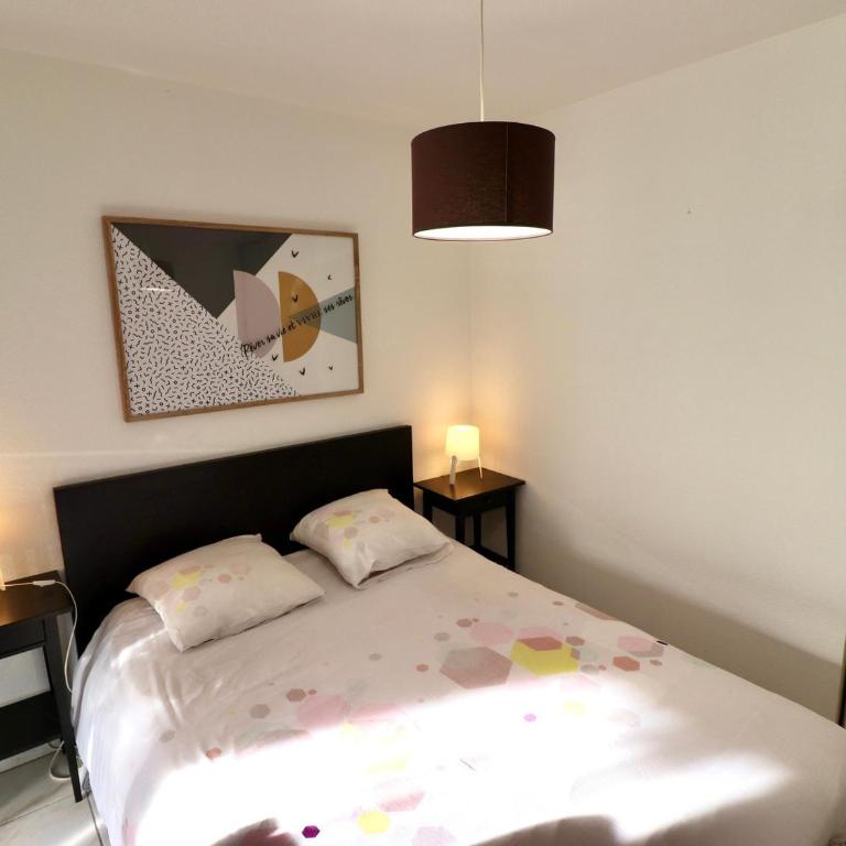 T1 Confortable Proche Centre avec Parking Privé - FR-1-432-44 - Studio - 8