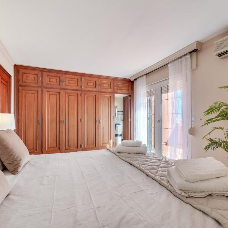 Classic 5 BDRM Andalucian Villa w Pool & Sea View - Villa with Private Pool - 21