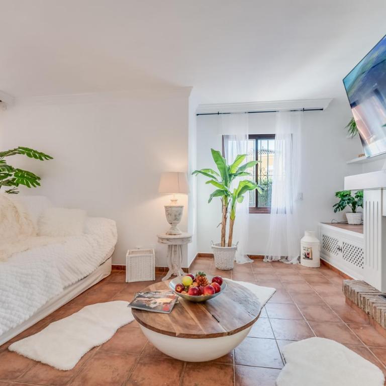 Classic 5 BDRM Andalucian Villa w Pool & Sea View - Villa with Private Pool - 9
