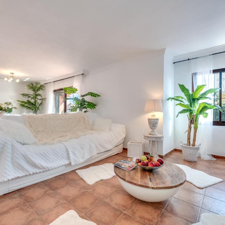 Classic 5 BDRM Andalucian Villa w Pool & Sea View - Villa with Private Pool - 8